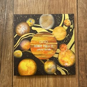 Dito Venus eyeshadow palette